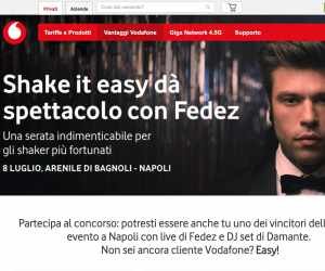 Vinci live show Fedez in Naples