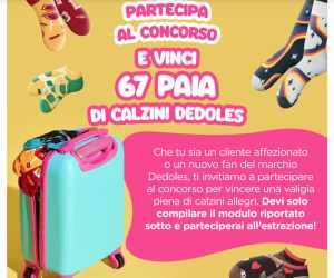 Una valigia piena di calzini